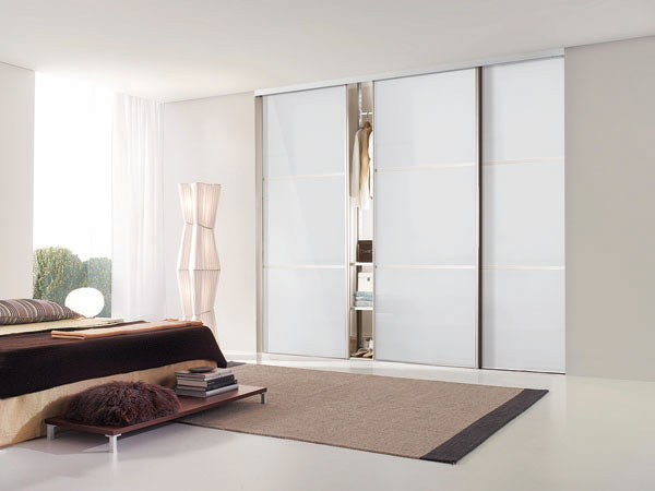 3 Panel Wide Line Pure White Glass with Silver Frame (Classic Contour S700)